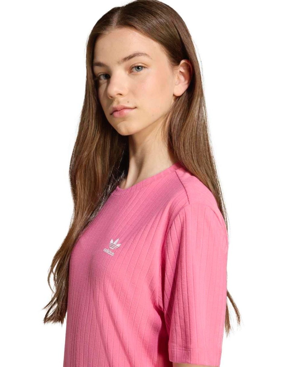 Playera Essentials manga corta para niña 2